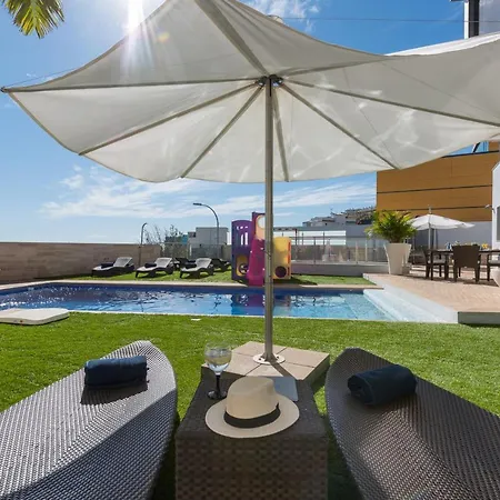Homeforguest With Sea Views, Pool, Gym, Cinema And Proaudio *