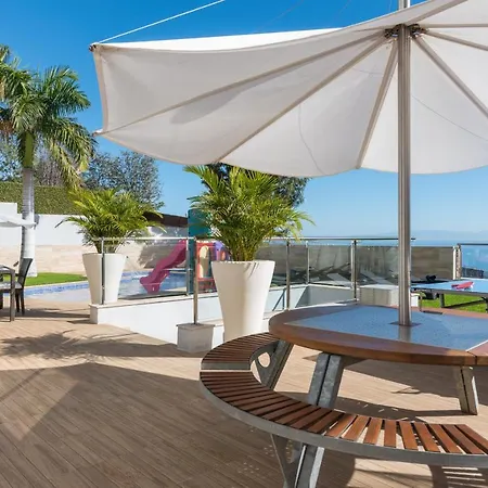 Homeforguest With Sea Views, Pool, Gym, Cinema And Proaudio