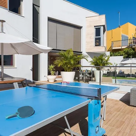 Villa Homeforguest With Sea Views, Pool, Gym, Cinema And Proaudio *